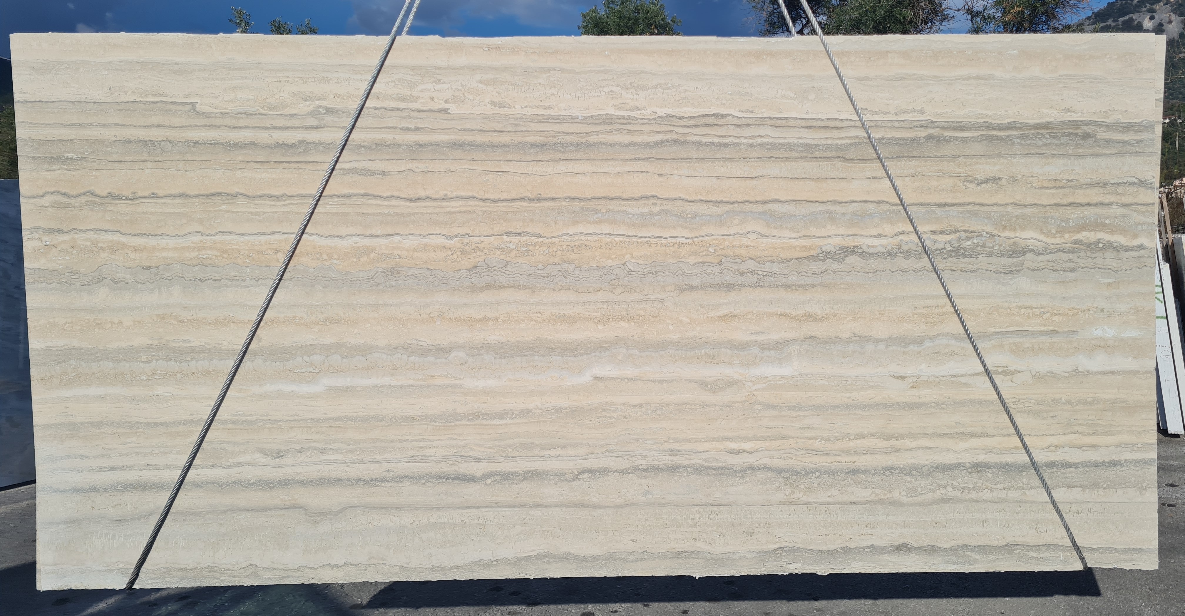 Silver Travertine Filled and Honed approx. 3200x1600mm Block 182 (2).jpg