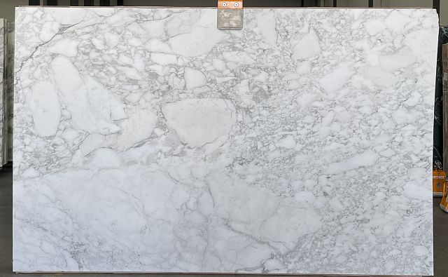 Calacatta Estiano Honed Slab 20mm_785I-313195 2.JPG